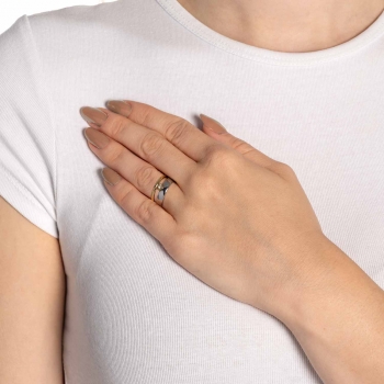 Ring CLAIRE – Grafische Eleganz im Two Tone Look